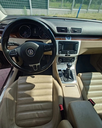 Volkswagen Passat cena 29999 przebieg: 259000, rok produkcji 2011 z Zabrze małe 232